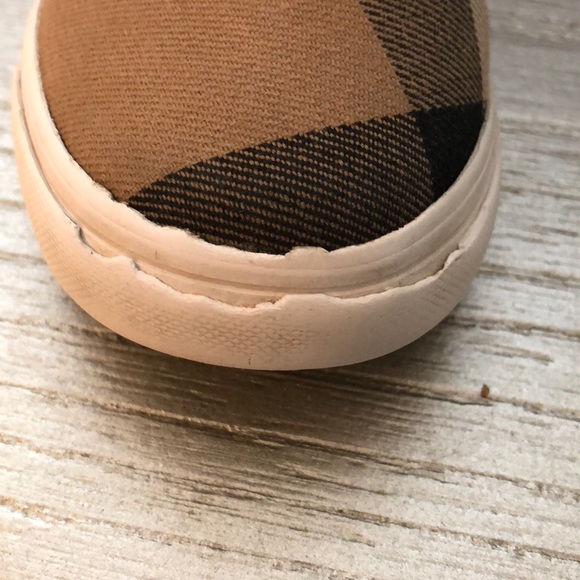 Authentic Burberry Toddler Sz 10 Shoes - Picture 8 of 8